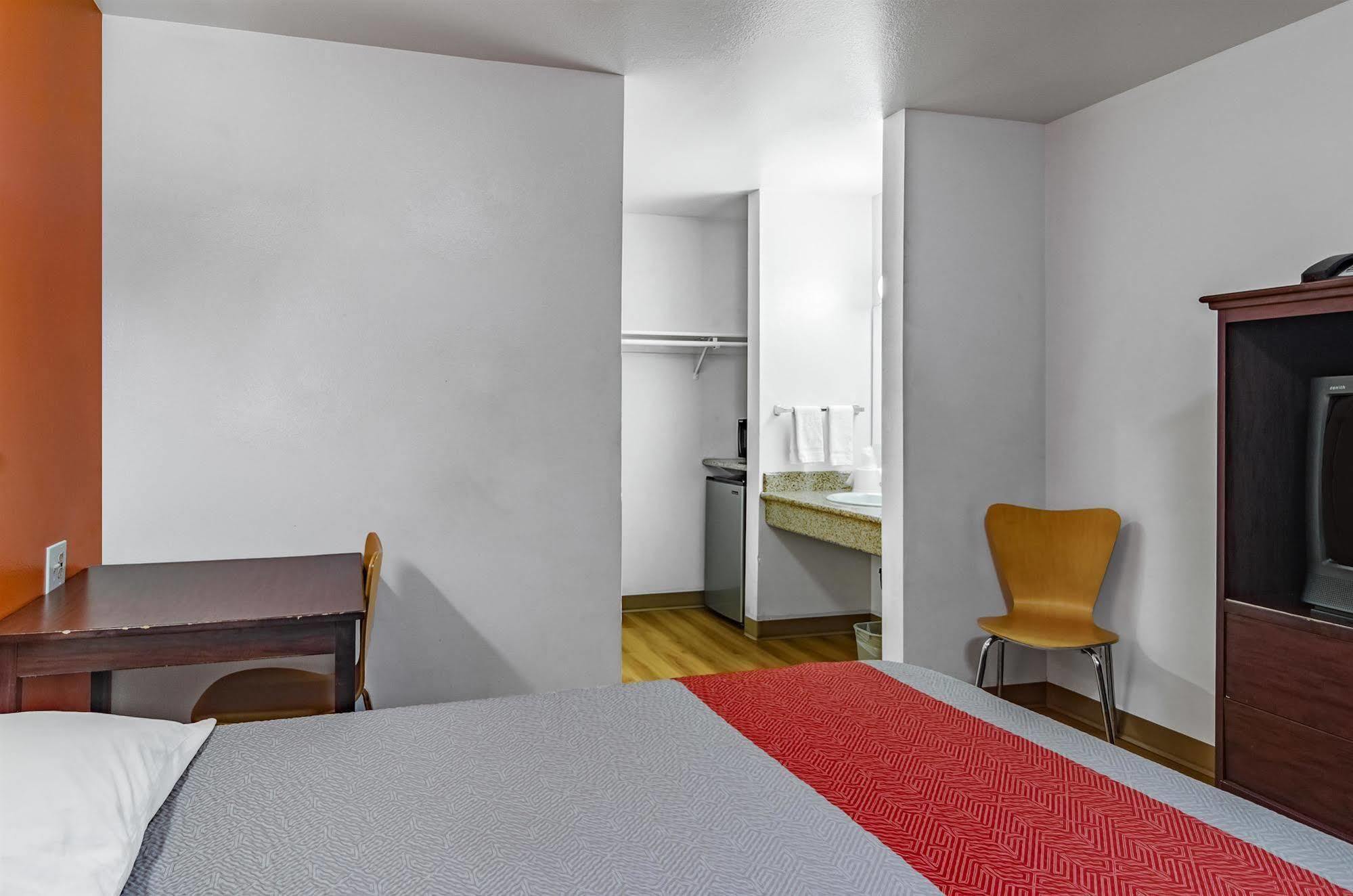 Motel 6-Portland, Or - 格雷舍姆 外观 照片