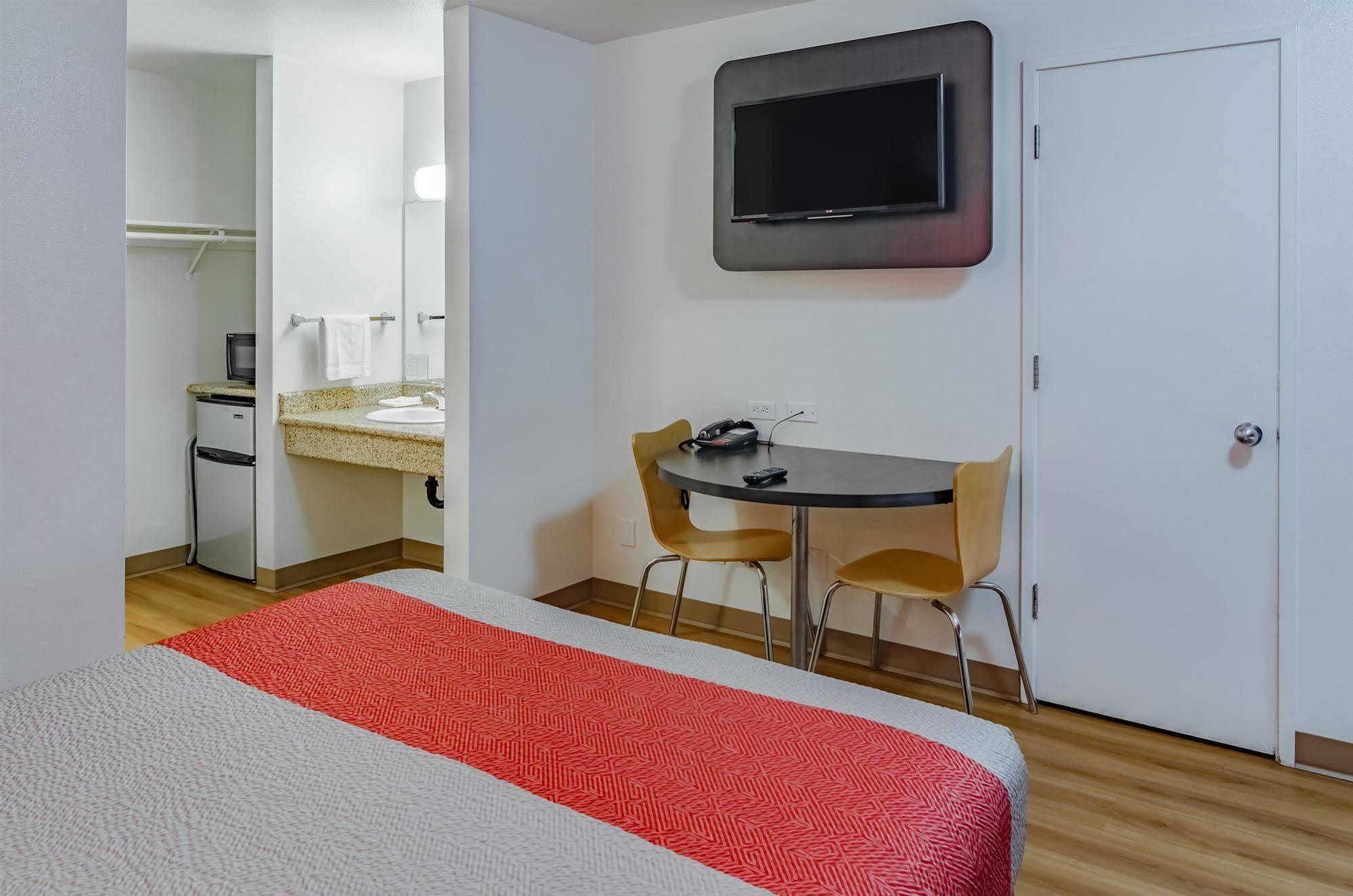 Motel 6-Portland, Or - 格雷舍姆 外观 照片